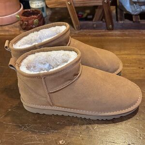 New! UGG classic ultra mini chestnut bootie Cozy Ankle Boots women 11 EU 42